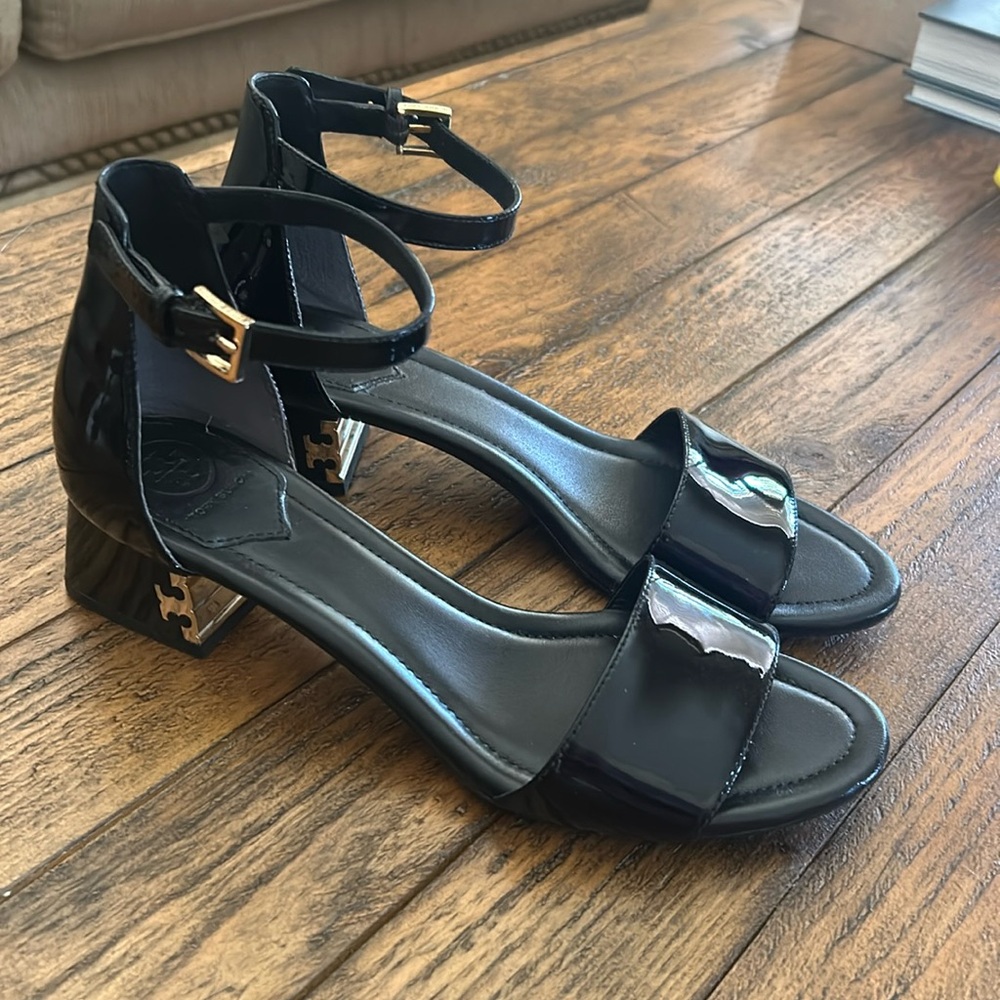 Black patent leather Tory Burch, sandals
